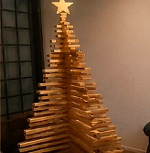 Árbol navideño artesanal de madera