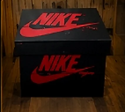 Zapatera personalizada modelo Nike rojo